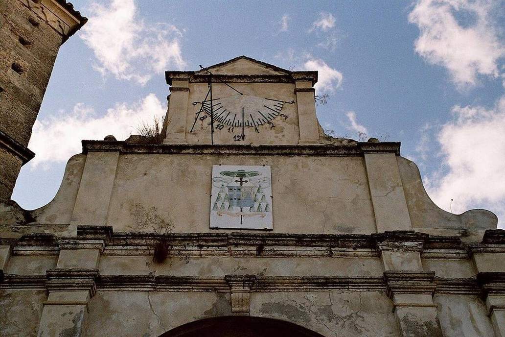 A sundial: altitude as a shadow length.