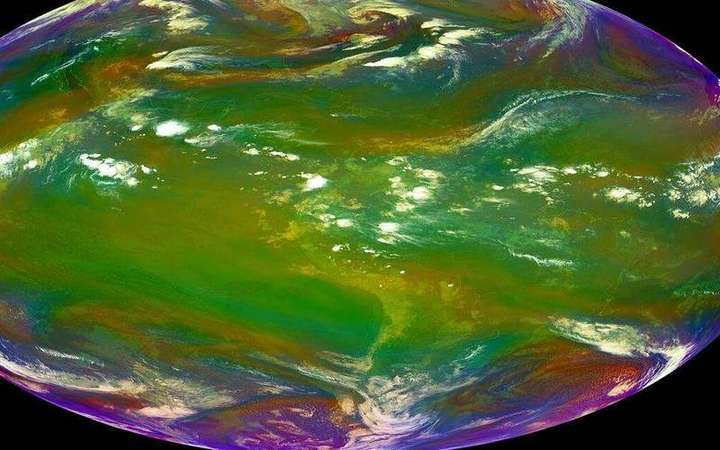 Air mass: a matching field photograph or official scientific figure.
