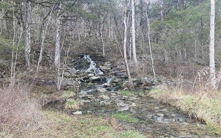 Aquifer: a matching field photograph or official scientific figure.