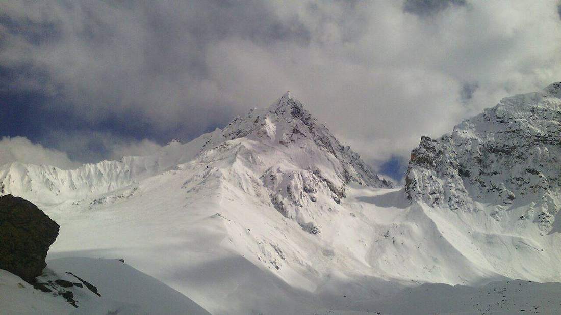Ice-cut mountains, not a river poster.