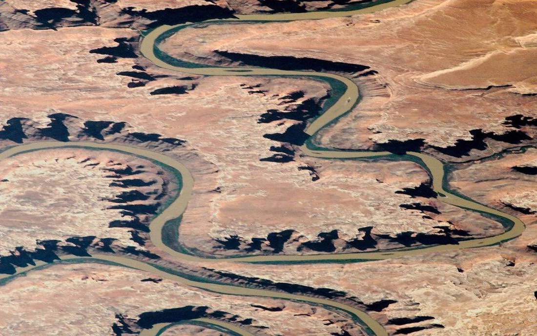 Field photograph or official scientific figure for teaching river erosion.