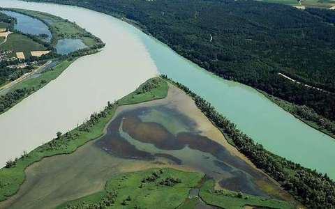 Confluence in the drainage-basin lab — a TERMS crop, not the glossary plate and not the lab cover.