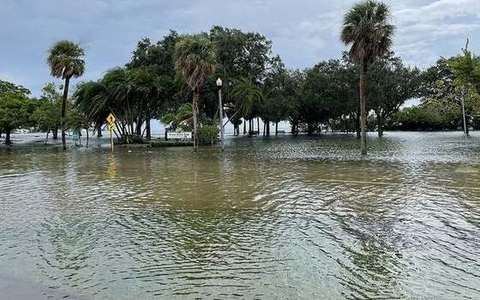 Storm surge in the storm-surge lab — a TERMS crop, not the glossary plate and not the lab cover.