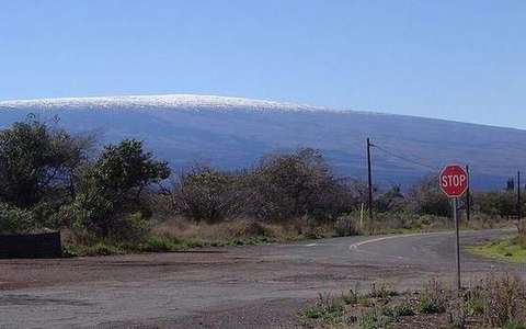 Shield volcano in the volcanoes lab — a TERMS crop, not the glossary plate and not the lab cover.